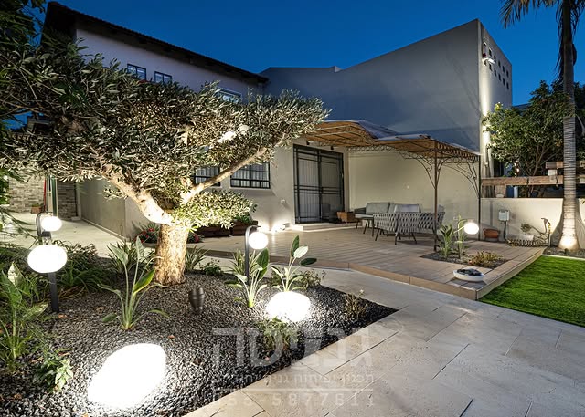 גינה עם תאורה מעוצבת - עיצוב גינות עוצרות נשימה גנניטה