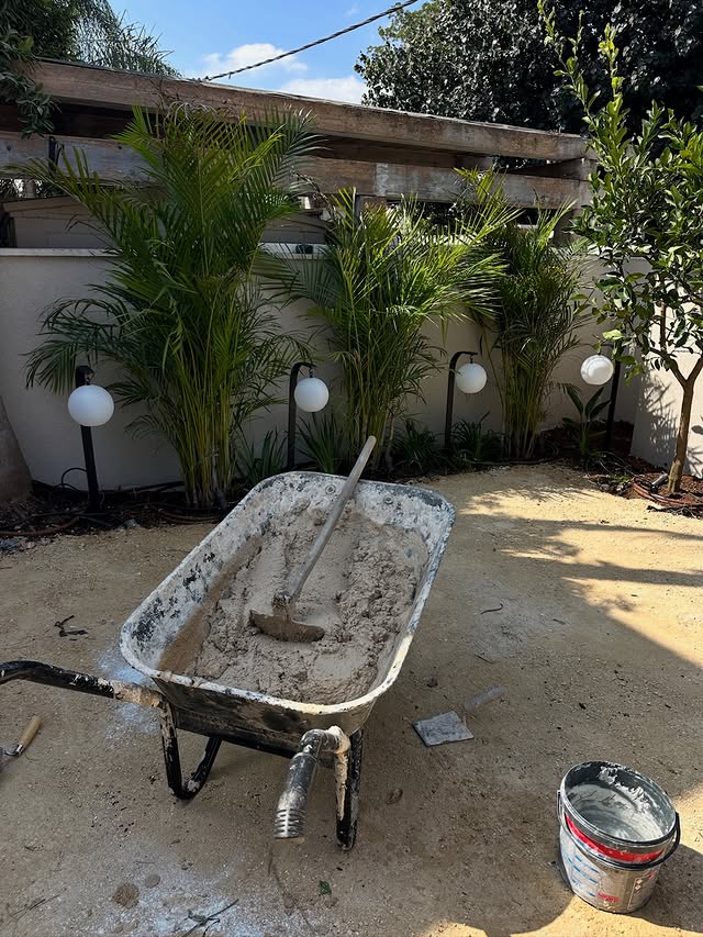 כלי גינון מקצועיים - תחזוקה ועיצוב גינות עוצרות נשימה גנניטה